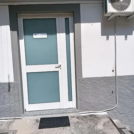 Casa Mafalda-stanza In Condiviso- Self Check In בית אירוח